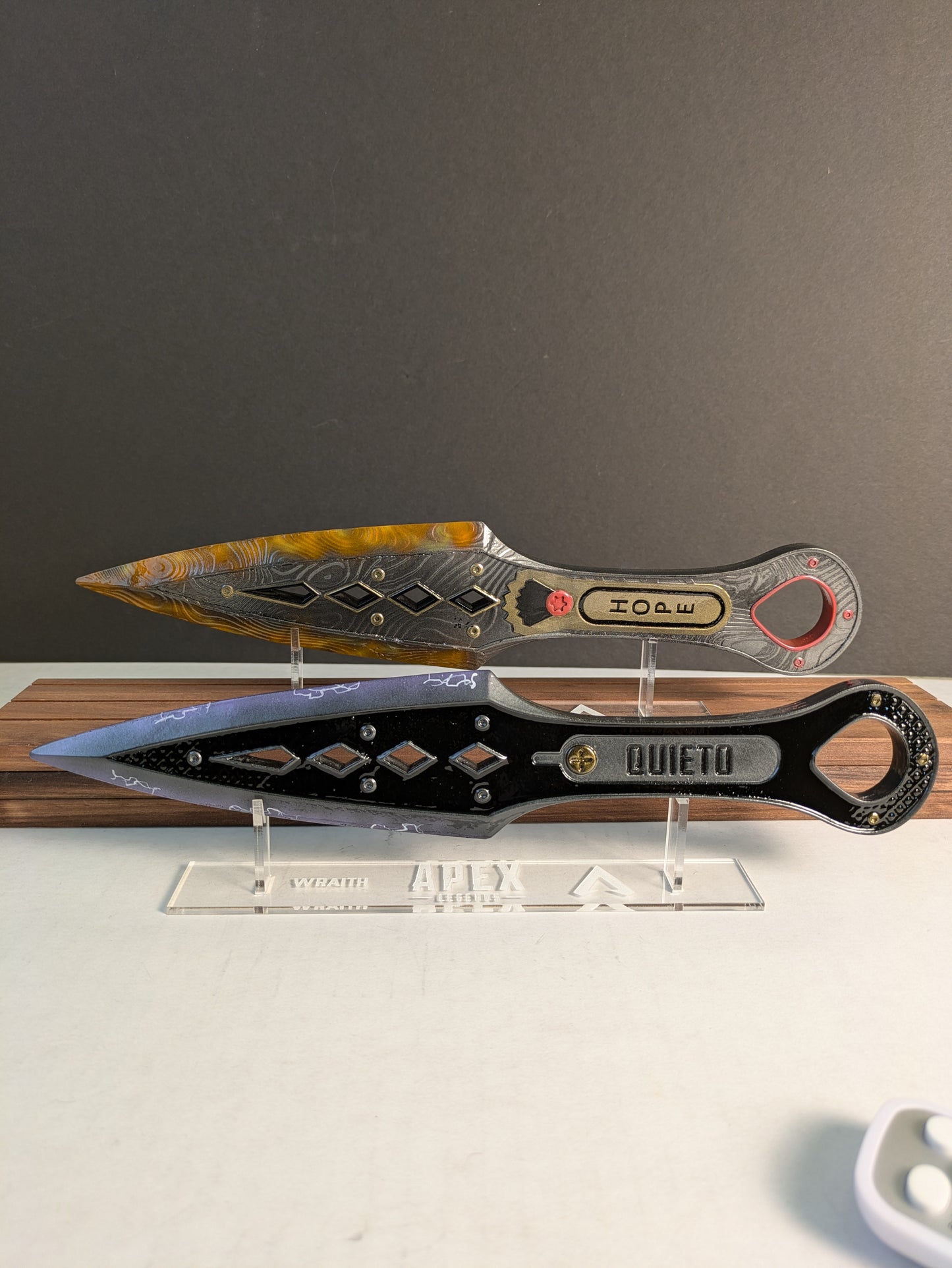 Apex Legends Wraith Kunai Heirloom