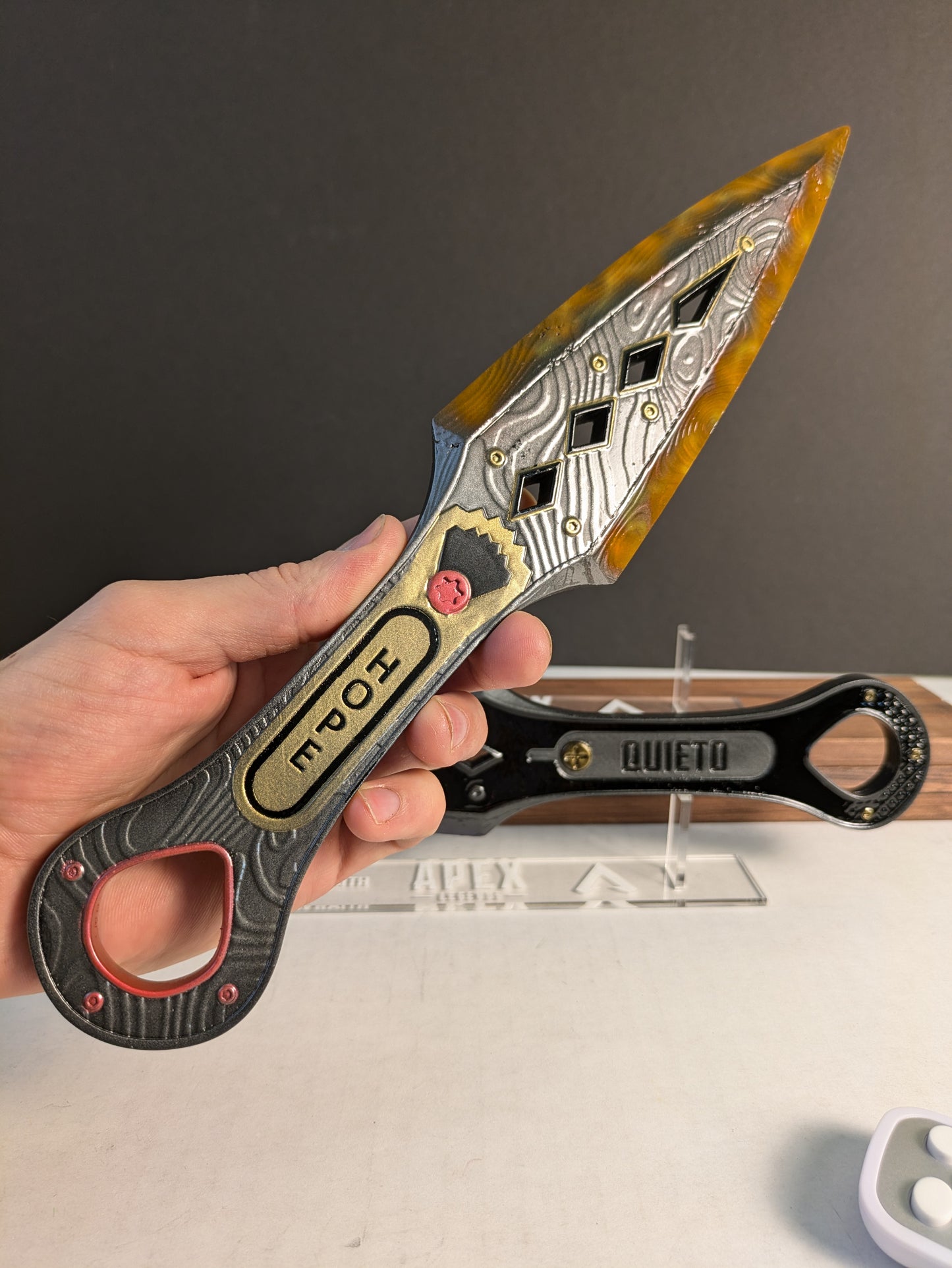 Apex Legends Wraith Kunai Heirloom