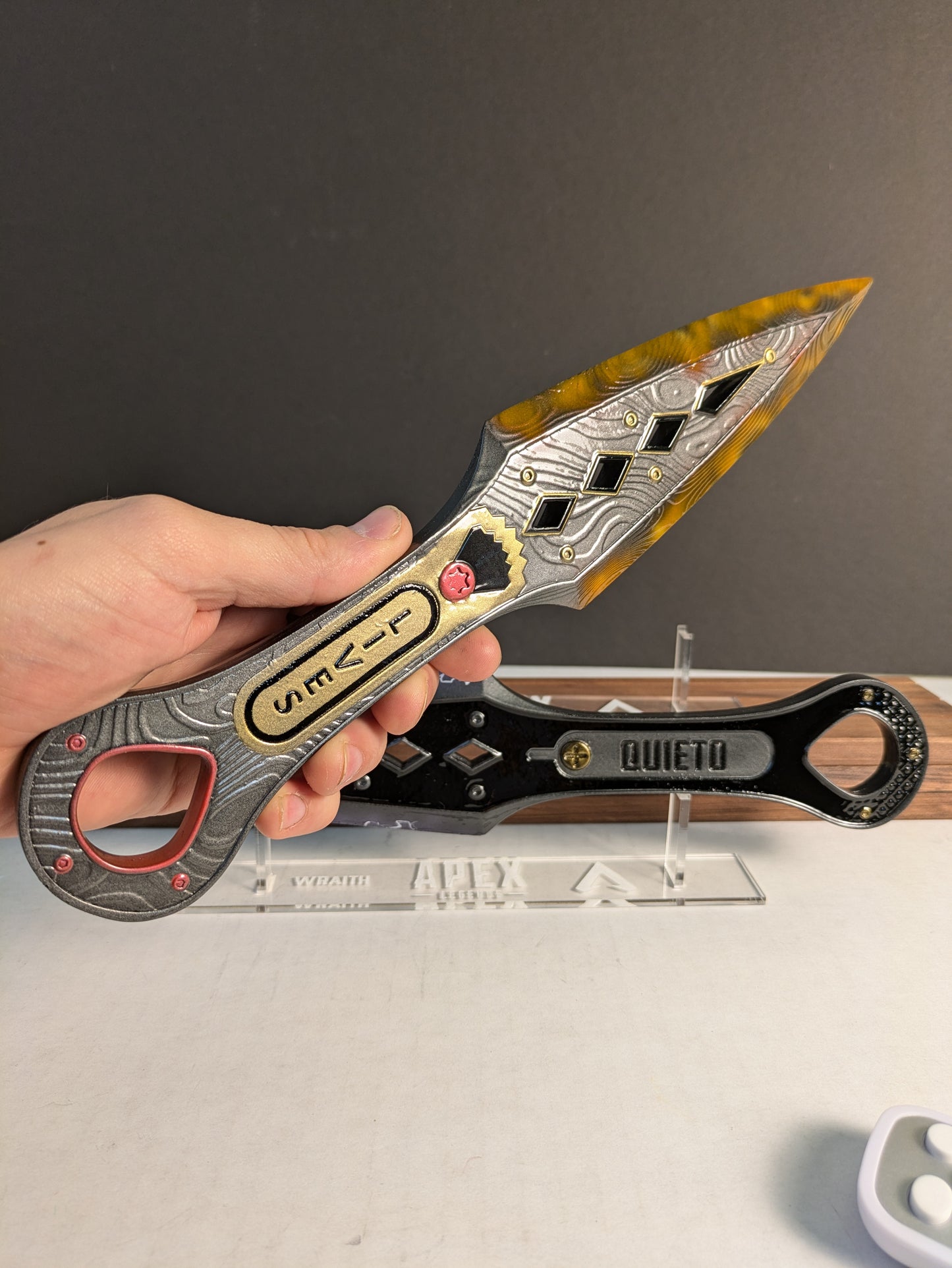 Apex Legends Wraith Kunai Heirloom